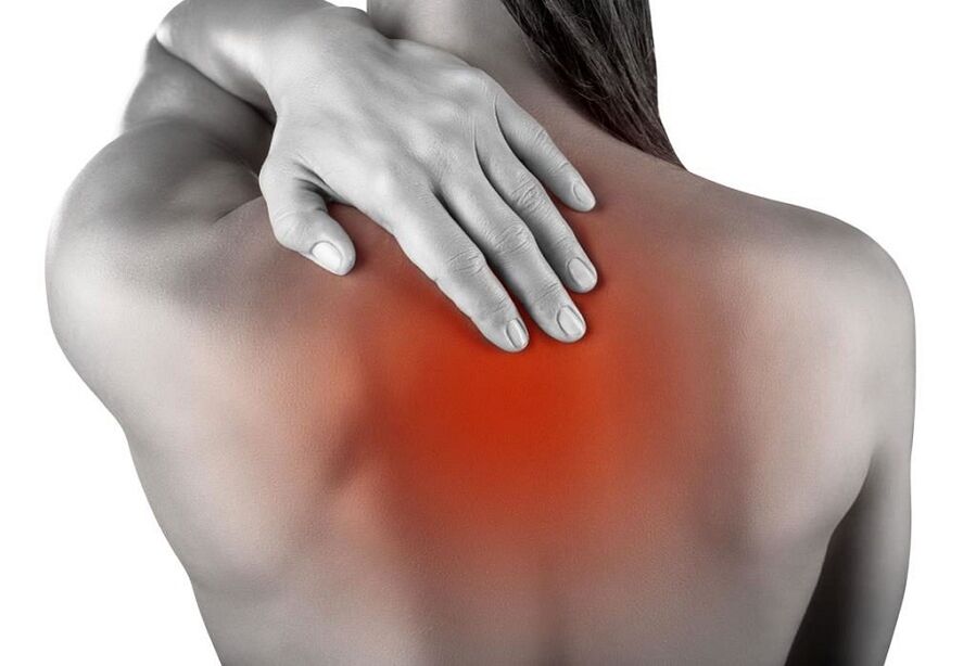 dolor entre los omóplatos con osteocondrosis torácica