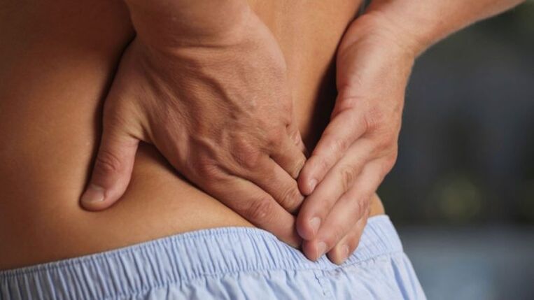 Malestar en la zona lumbar con osteocondrosis lumbar.